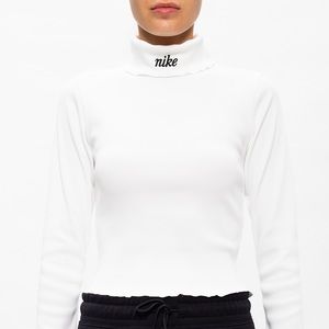 Nike Women’s Ribbed Turtleneck *Rare*